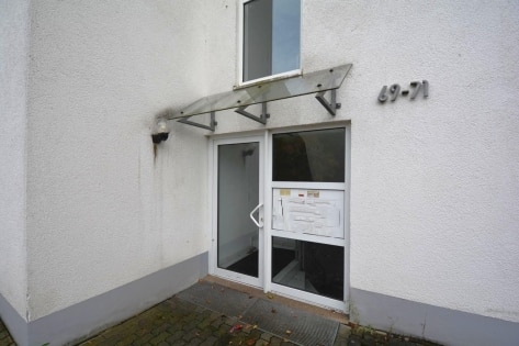 Moderne Dachgeschosswohnung mit Balkon, Parkplatz, Garage und schner Aussicht in Weitersburg