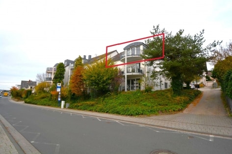 Moderne Dachgeschosswohnung mit Balkon, Parkplatz, Garage und schner Aussicht in Weitersburg