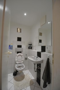 Moderne Dachgeschosswohnung mit Balkon, Parkplatz, Garage und schner Aussicht in Weitersburg