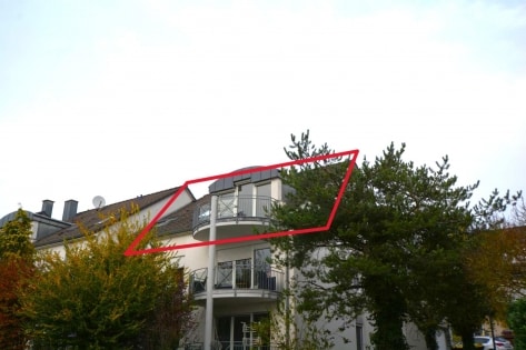 Moderne Dachgeschosswohnung mit Balkon, Parkplatz, Garage und schner Aussicht in Weitersburg