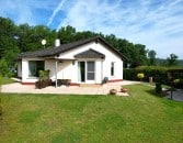 Moderner, ruhig gelegener und perfekt unterhaltener Ferienbungalow auf schnem Grundstck