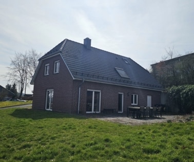 Modernes, freistehendes Einfamilienhaus in idyllischer Dorflage mit gro�em Grundst�ck und Weitblick