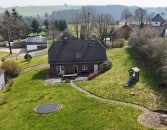 Modernes, freistehendes Einfamilienhaus in idyllischer Dorflage mit gro�em Grundst�ck und Weitblick