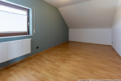 N�he N�rburgring: Gepflegtes Wohnhaus mit Doppelgarage und Garten in Welcherath