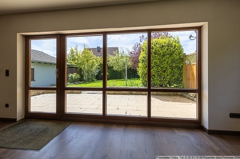 N�he N�rburgring: Gepflegtes Wohnhaus mit Doppelgarage und Garten in Welcherath