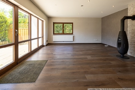 N�he N�rburgring: Gepflegtes Wohnhaus mit Doppelgarage und Garten in Welcherath