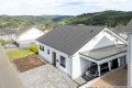 Neubau-Bungalow aus 2021 oberhalb von Adenau