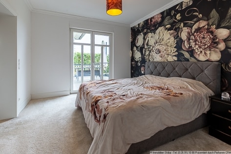 Neuwertiger Bungalow im amerikanischen Stil mit freiem Blick ins Gr�ne