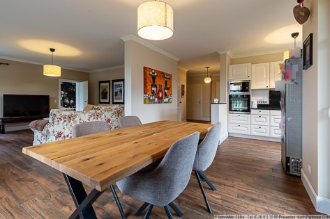 Neuwertiger Bungalow im amerikanischen Stil mit freiem Blick ins Gr�ne