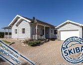 Neuwertiger Bungalow im amerikanischen Stil mit freiem Blick ins Gr�ne