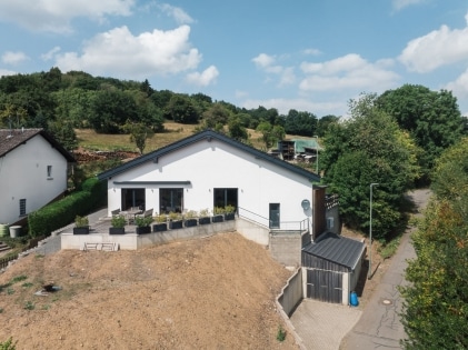 Neuwertiges Einfamilienwohnhaus (Bungalow) in unverbaubarer Aussichtslage der Gemeinde �dersdorf