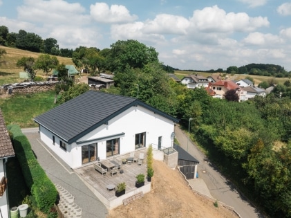 Neuwertiges Einfamilienwohnhaus (Bungalow) in unverbaubarer Aussichtslage der Gemeinde �dersdorf