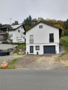 Neuwertiges Einfamilienwohnhaus in der Eifelgemeinde Monreal