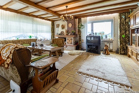 Ortsrandlage: Einfamilienhaus mit groem, ebenem Garten und Garage in der Vulkaneifel, Nhe Ulmen