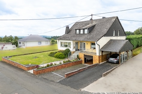 Ortsrandlage: Einfamilienhaus mit groem, ebenem Garten und Garage in der Vulkaneifel, Nhe Ulmen