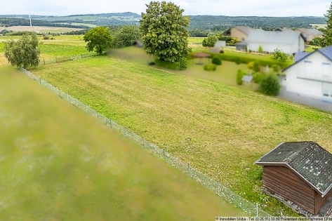 Ortsrandlage: Einfamilienhaus mit groem, ebenem Garten und Garage in der Vulkaneifel, Nhe Ulmen