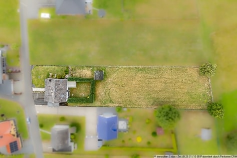 Ortsrandlage: Einfamilienhaus mit groem, ebenem Garten und Garage in der Vulkaneifel, Nhe Ulmen