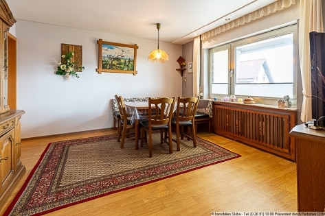 Ortsrandlage: Einfamilienhaus mit groem, ebenem Garten und Garage in der Vulkaneifel, Nhe Ulmen