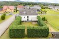 Ortsrandlage: Einfamilienhaus mit groem, ebenem Garten und Garage in der Vulkaneifel, Nhe Ulmen