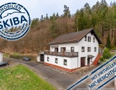 Ortsrandlage im ruhigen Arbach: Einfamilienhaus mit Sonnenterrasse und direktem Waldzugang