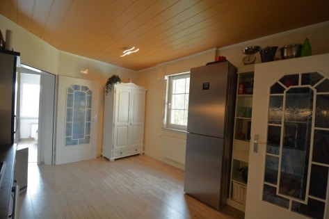 Perfekt gepflegtes, freistehendes Haus mit Garten, Terrasse, Garage und toller Aussicht