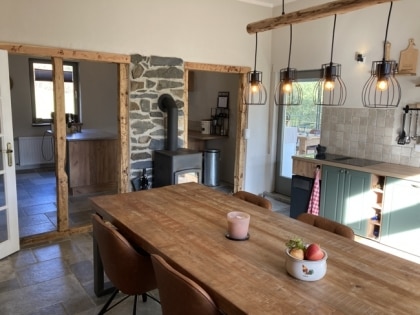 Pferdeliebhaber aufgepasst! Charmantes Landhaus in Naturgebiet mit Wiese, Pferdeboxen und Wald