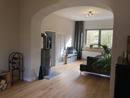 Pferdeliebhaber aufgepasst! Charmantes Landhaus in Naturgebiet mit Wiese, Pferdeboxen und Wald