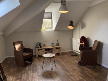 Pferdeliebhaber aufgepasst! Charmantes Landhaus in Naturgebiet mit Wiese, Pferdeboxen und Wald