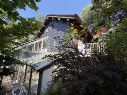 Pferdeliebhaber aufgepasst! Idyllisches Anwesen mit Holzblockhaus, Stallungen, Paddock & Weideland