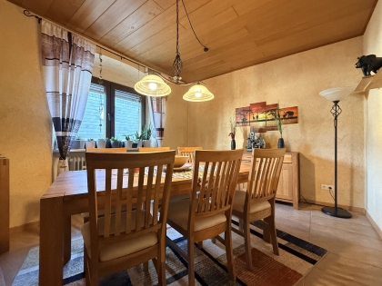 Platz ohne Kompromisse: Gro�z�giges Wohnhaus mit Scheune und Halle - Ihr Freiraum f�r Leben und Business