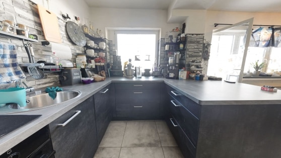 Preis gesenkt! Gro�z�giges Wohnhaus mit zwei Einheiten und vielen M�glichkeiten