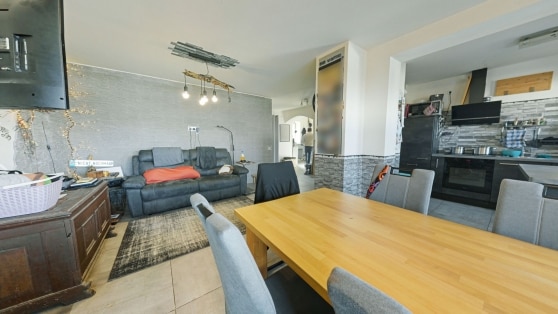 Preis gesenkt! Gro�z�giges Wohnhaus mit zwei Einheiten und vielen M�glichkeiten