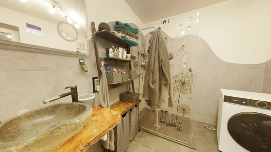 Preis gesenkt! Gro�z�giges Wohnhaus mit zwei Einheiten und vielen M�glichkeiten