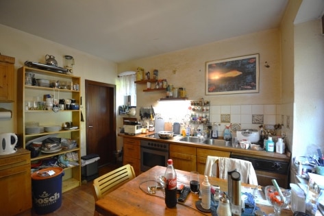 RESERVIERT Alleinlage: ruhig gelegenes, freistehendes Haus mit Garage auf gro�em Grundst�ck