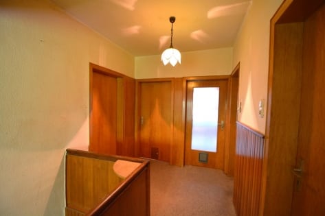 RESERVIERT Alleinlage: ruhig gelegenes, freistehendes Haus mit Garage auf gro�em Grundst�ck