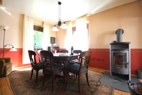 RESERVIERT Alleinlage: ruhig gelegenes, freistehendes Haus mit Garage auf gro�em Grundst�ck