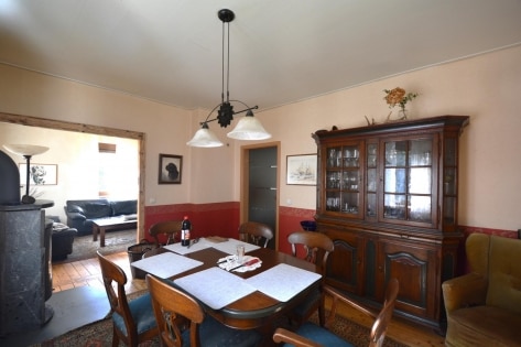 RESERVIERT Alleinlage: ruhig gelegenes, freistehendes Haus mit Garage auf gro�em Grundst�ck