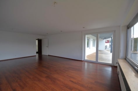RESERVIERT Eigentumswohnung mit groem berdachten Balkon, herrlicher Aussicht und Garage