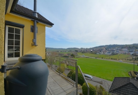 RESERVIERT Perfekt gepflegtes, freistehendes Haus mit Garten, Terrasse, Garage und toller Aussicht