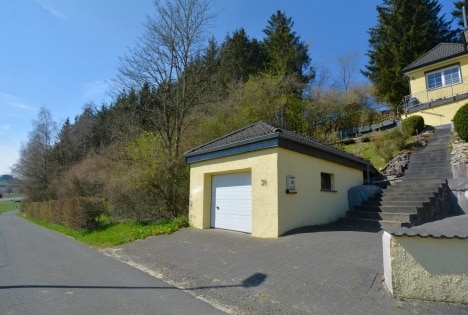RESERVIERT Perfekt gepflegtes, freistehendes Haus mit Garten, Terrasse, Garage und toller Aussicht