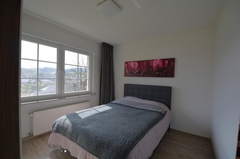 RESERVIERT Perfekt gepflegtes, freistehendes Haus mit Garten, Terrasse, Garage und toller Aussicht