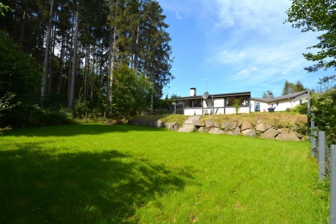 RESERVIERT Ruhig gelegener Ferienbungalow mit Terrasse und Parkplatz