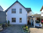 RESERVIERT Ruhig gelegenes Wohnhaus mit Carport, Wintergarten, �berdachtem Balkon und Garten