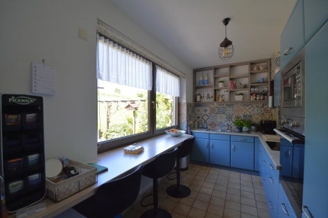 RESERVIERT Ruhig gelegenes, freistehendes Haus mit Einliegerwohnung, berdachter Terrasse, Garage, PV-Anlage und schner Aussicht