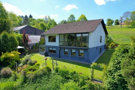 RESERVIERT Ruhig gelegenes, freistehendes Haus mit Einliegerwohnung, berdachter Terrasse, Garage, PV-Anlage und schner Aussicht