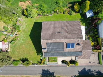 RESERVIERT Ruhig gelegenes, freistehendes Haus mit Einliegerwohnung, berdachter Terrasse, Garage, PV-Anlage und schner Aussicht