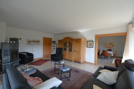 RESERVIERT Ruhig gelegenes, freistehendes Haus mit Garten, Terrasse, PV-Anlage, Garage und Aussicht
