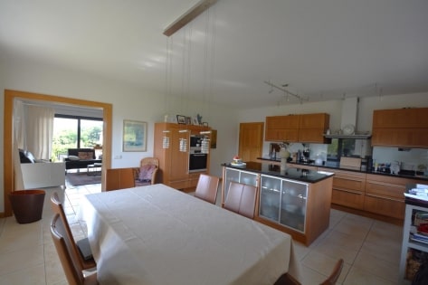 RESERVIERT Ruhig gelegenes, freistehendes Haus mit Garten, Terrasse, PV-Anlage, Garage und Aussicht