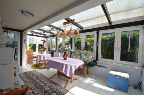 RESERVIERT Wunderschner Ferienbungalow mit Wintergarten, Carport und Gartenhaus