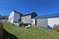 Renoviertes Bauernhaus mit Weideflche in einem malerischen Dorf in der Nhe von Prm